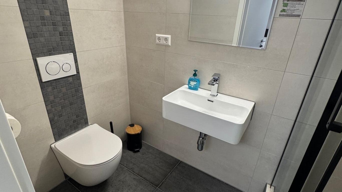 Hotel Capitol Zentrum - 24h -