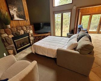 Charming Lakehome Central to Superior's North Shore Attractions 2 Bed / 1 Bath - Two Harbors - Sala de estar