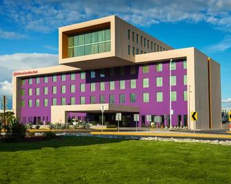 蒙特雷機場希爾頓花園酒店 - 阿波達卡 - Monterey/蒙特里杰克 - 建築