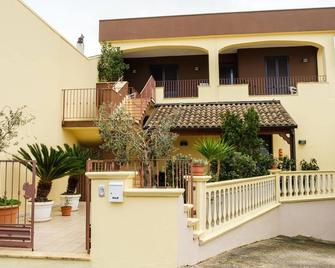 Olimpo B&B - Giurdignano - Building