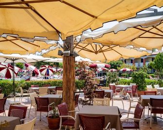 Villaggio Ai Pini Lido Altanea - Duna Verde - Restaurante