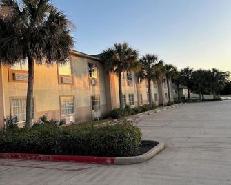 Franklin Inn & Suites - Franklin - Edificio