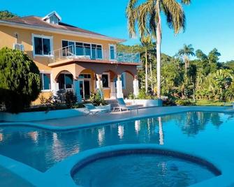 La Costa Villa - Montego Bay - Pool