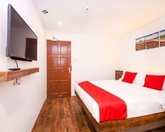 Oyo 836 Mandurah Room & Cafe - Kuching Utara - Slaapkamer