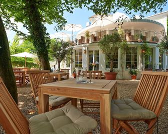 Parkhotel Obermenzing - Munich - Patio