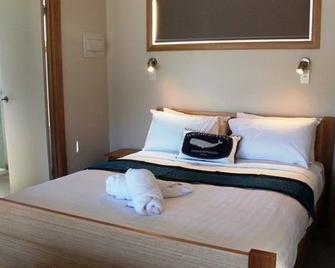 Freycinet Stone Studio 6 - Mica - Coles Bay - Bedroom