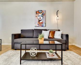 Global Cup Dallas Boutique Flat - Arboretum Tickets Included - דאלאס - סלון