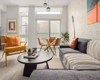 Modern Lifestyle Loft with View | Zuni Lofts - دنفر (كولورادو) - غرفة معيشة