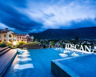 Toscana Town Square Suites - Ban Mo Takhian - Piscina