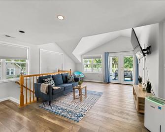 Amazing Chesapeake Views Family Getaway - Chesapeake Beach - Sala de estar