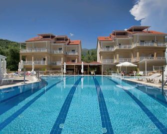 Elena Hotel - Parga - Bể bơi