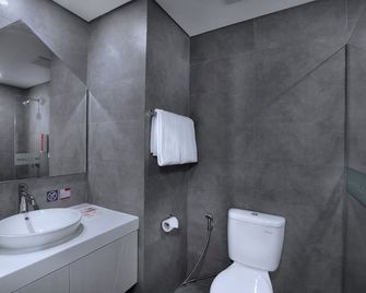 Favehotel Madiun - Madiun - Bad