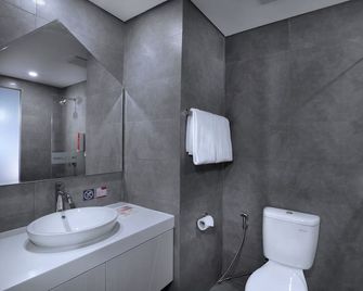 Favehotel Madiun - Madiun - Badkamer