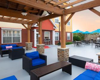Towneplace Suites By Marriott Fort Worth Southwest/Tcu Area - Fort Worth - Patio