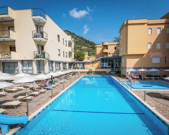 Hotel San Pietro - Maiori - Pool
