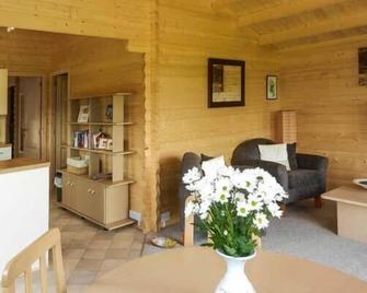 Pennylands Willow Lodge - Broadway - Living room