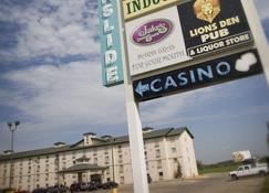 Service Plus Inn and Suites - Grande Prairie - Grande Prairie - Rakennus