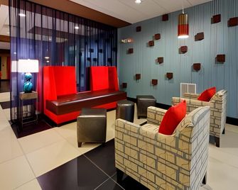 홀리데이 인 익스프레스 앤 스위트 노스이스트 바이 IHG - 요크 - 로비