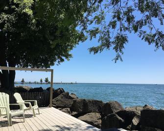 'pelee Shores' Point Pelee Lakefront Vacation Cottage - Leamington - Terasa