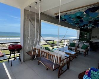Beach Front/Costa Del Sol/ Stunningviews/4beds/3.5baths/New Pool/Exquisite Decor - San Luis Talpa - Balcón