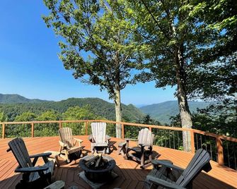 Near Smokey Mtn. Np- Eagle Ridge Maggie Valley W/Breathtaking Year-Round Views - Maggie Valley - Балкон