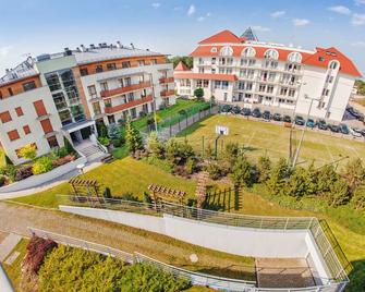 Apartamenty Sun & Snow Wczasowa - Ustka - Budynek