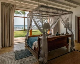 Family Beach Villa Located On An Incredible Beach - Koggala