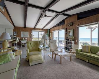 Beachfront cottage on North Shore Grand Haven - Spring Lake - Sala de estar