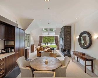 Creighton 2 Central Queenstown Apartment - Queenstown - Essbereich