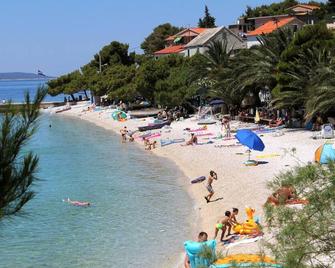 Two bedroom apartment near beach Promajna, Makarska (A-2673-b) - Promajna - ชายหาด