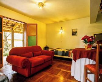 Pousada Amanita Monte Verde - Monte Verde - Sala de estar