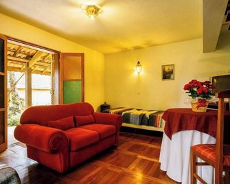 Pousada Amanita Monte Verde - Monte Verde - Sala de estar
