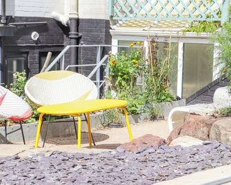 All Saints, Pet Friendly, Character Holiday Cottage In Hastings - Hastings - Patio