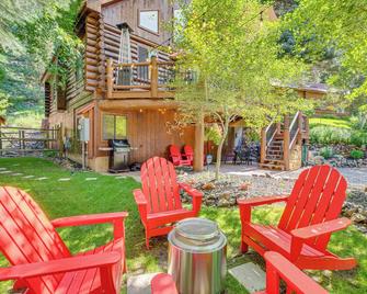 Cozy Ouray Apartment, Steps to Riverwalk Trail! - Ouray - Patio
