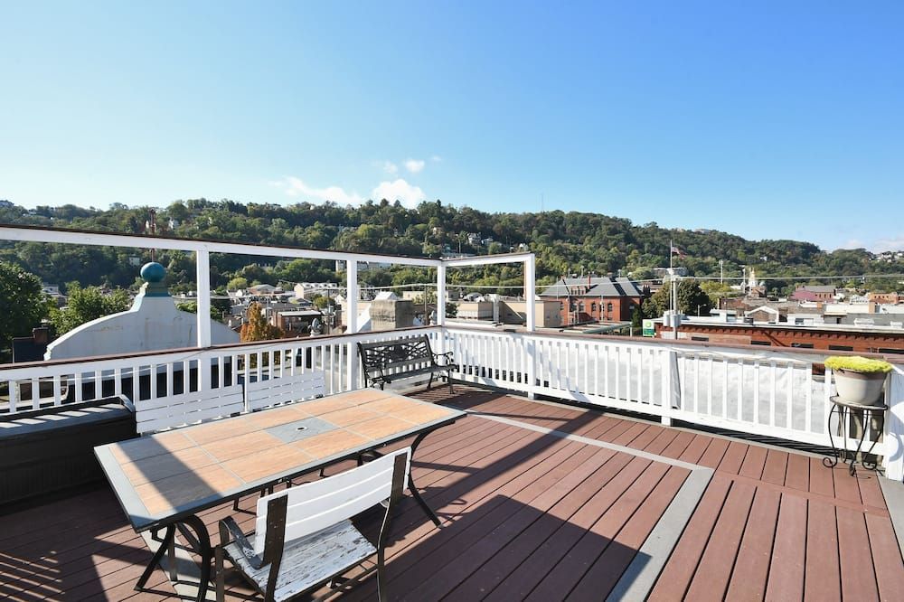 Breathtaking Spacious Pgh Skyline Loft On Carson Street - Pittsburgh - Parveke