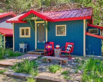 Riverside Studio | Mountain View Artistic Touches - Lyons - Patio