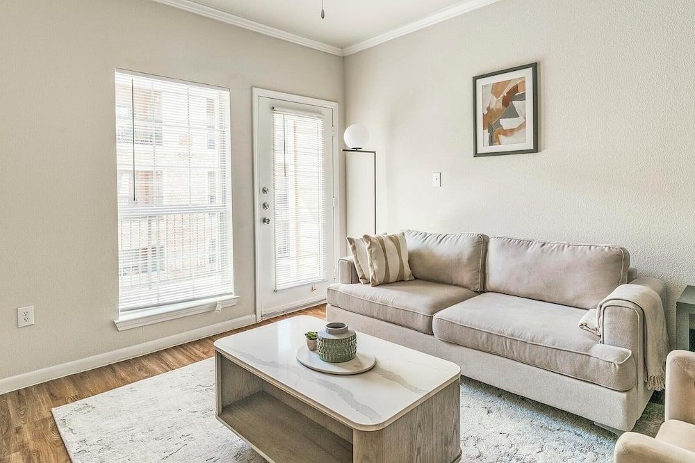 Landing | Spectacular 1bd, Clubhouse, Pool - هيوستن - غرفة معيشة