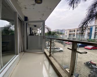 Homestay Sentul Bogor - Babakan Madang - Балкон