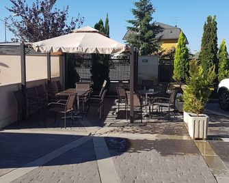 Hotel Entredos - Guijuelo - Binnenhof