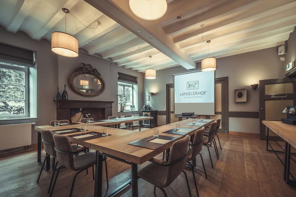 هوتل وين سيلير هوف باي فلاو