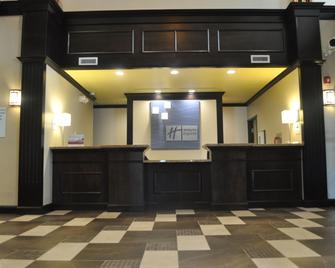 Holiday Inn Express & Suites Greensburg - Greensburg - Recepção