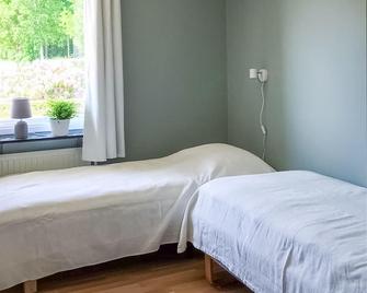 Awesome Home In Kvillsfors With Wifi - Kvillsfors - Habitación