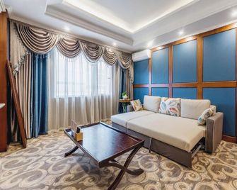 Zhe Coffee Hotel (Kunming Cuihu Yunnan University Branch) - Kunming - Sala de estar