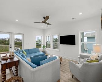 Beach House - Even Keel by Panhandle Getaways - Mexico Beach - Sala de estar