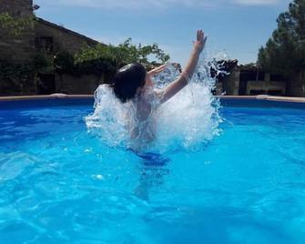 Self Catering Mas L'estrada For 6 People - Calders - Piscina