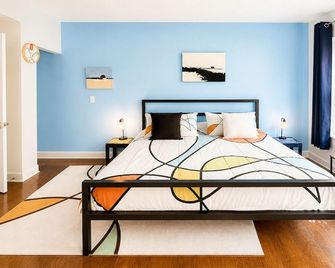 House 5863- Chicago's Premier Bed and Breakfast - Chicago