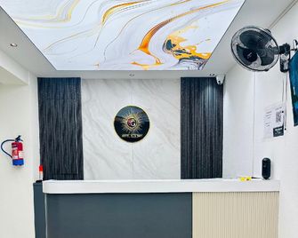 Hotel Sun Sky Palanpur - Palanpur - Front desk