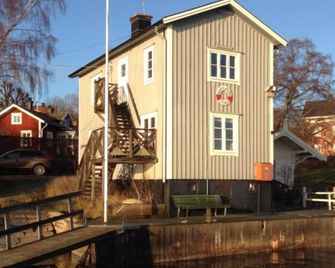 Vandrarhemmet Lotsen - Dalarö - Building