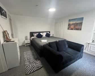 Studio property for contractor in Chorley - Chorley - Bedroom