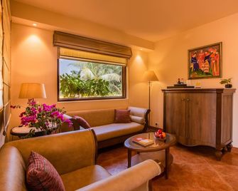 Lemon Tree Amarante Beach Resort, Goa - Panaji - Living room